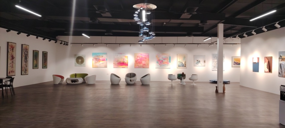 Gallery Pic_ left side Wall full view